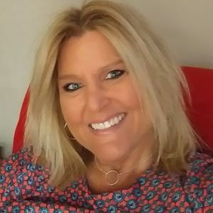 Meet your Posher, Deborah